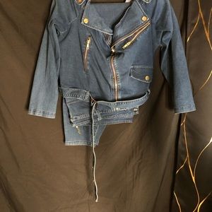 Two piece jean pants suit. Size 3x. Never worn.